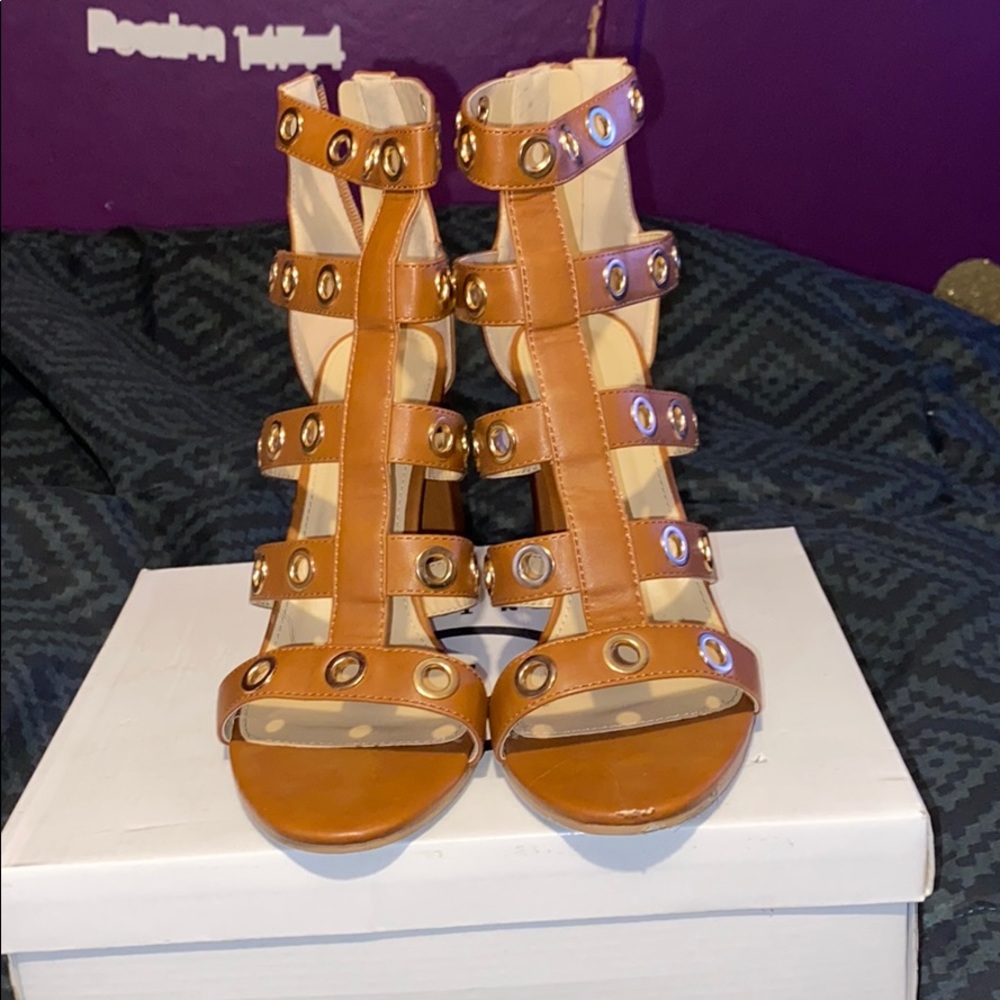 Plus size open toe Heels - Picture 2 of 4